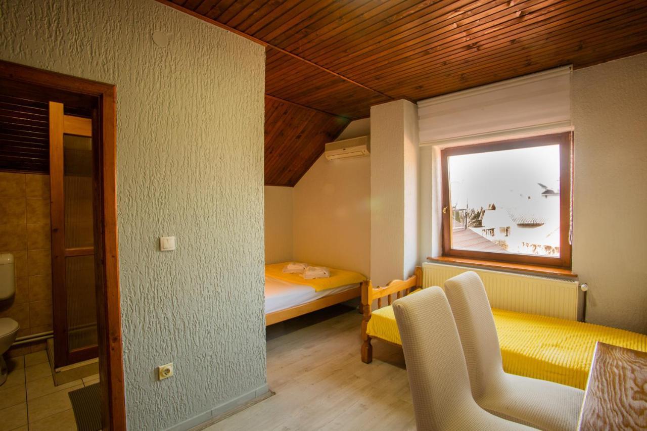 Guest House Vila Alexandar Palić Eksteriør bilde