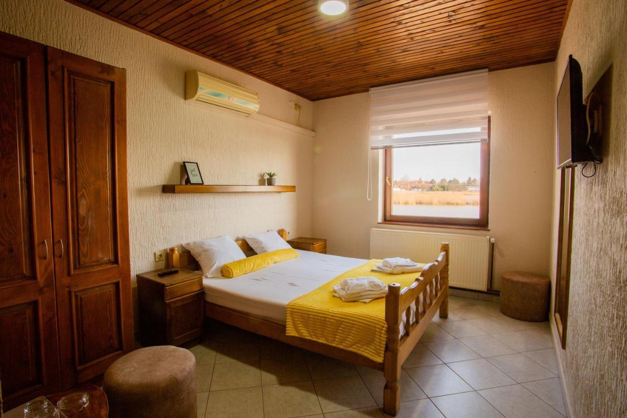 Guest House Vila Alexandar Palić Eksteriør bilde