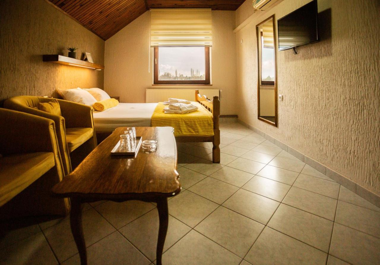Guest House Vila Alexandar Palić Eksteriør bilde