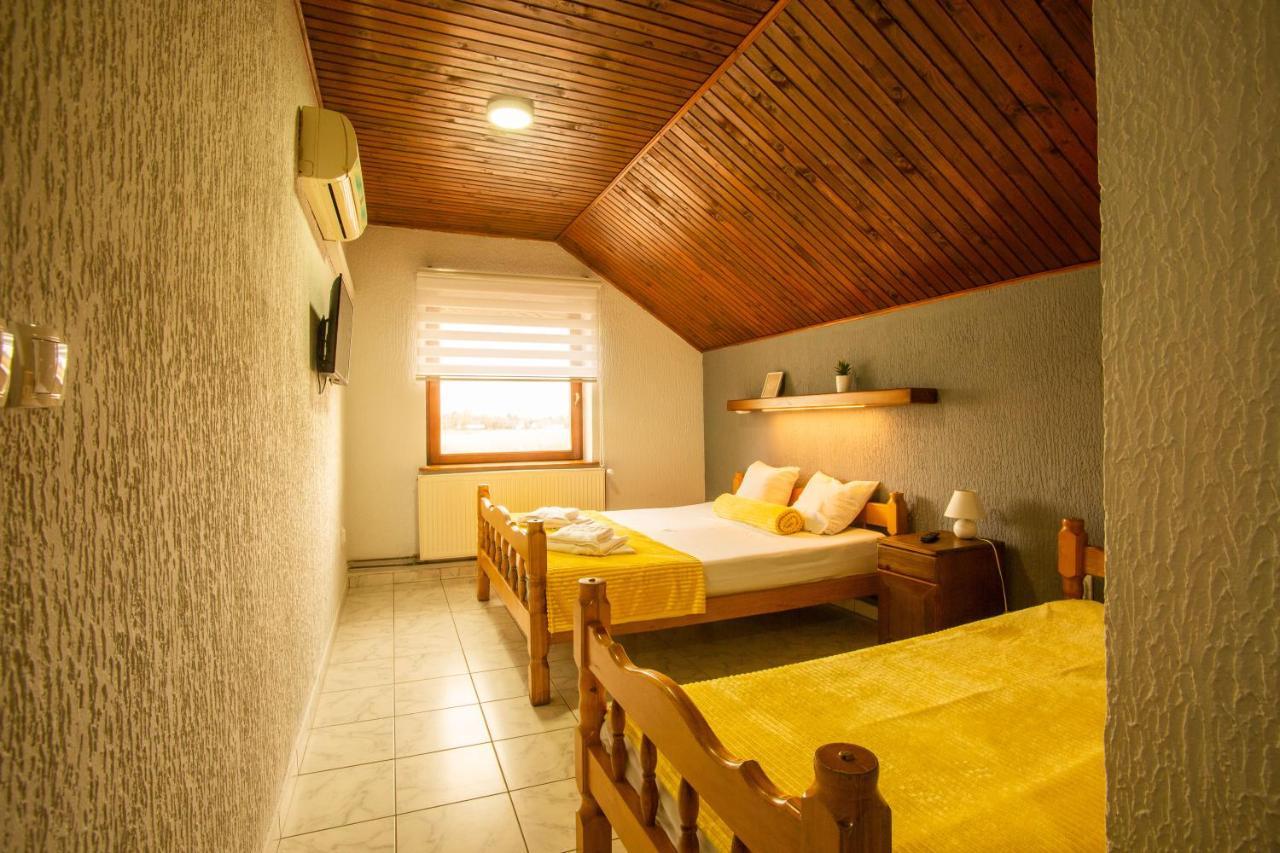 Guest House Vila Alexandar Palić Eksteriør bilde