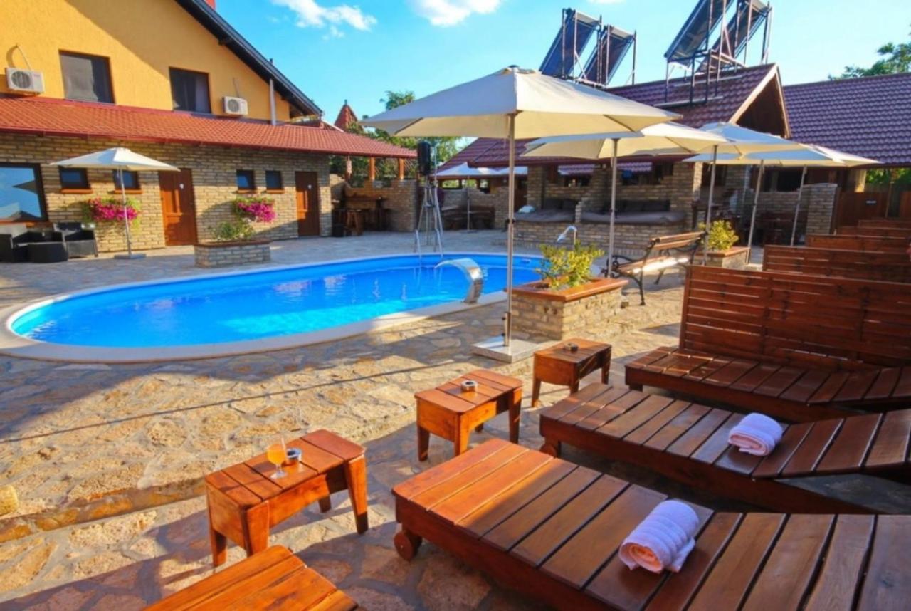 Guest House Vila Alexandar Palić Eksteriør bilde