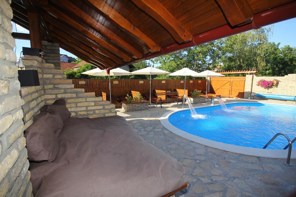 Guest House Vila Alexandar Palić Eksteriør bilde