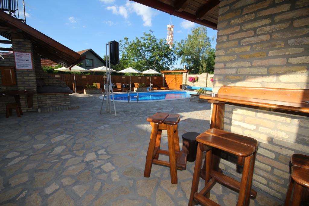 Guest House Vila Alexandar Palić Eksteriør bilde