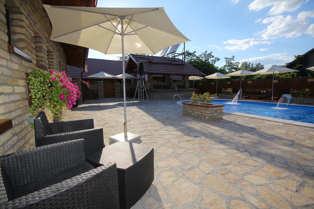 Guest House Vila Alexandar Palić Eksteriør bilde