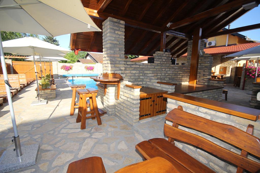 Guest House Vila Alexandar Palić Eksteriør bilde