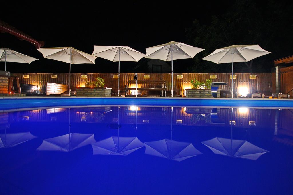 Guest House Vila Alexandar Palić Eksteriør bilde