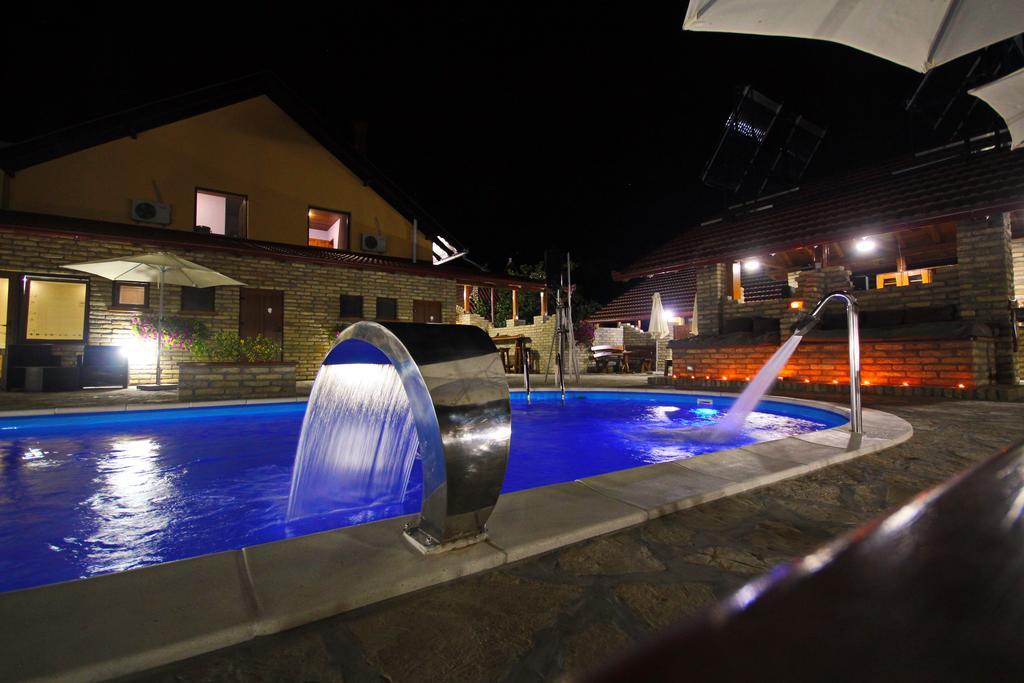 Guest House Vila Alexandar Palić Eksteriør bilde