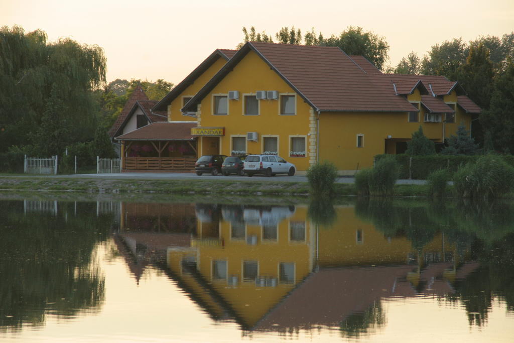 Guest House Vila Alexandar Palić Eksteriør bilde